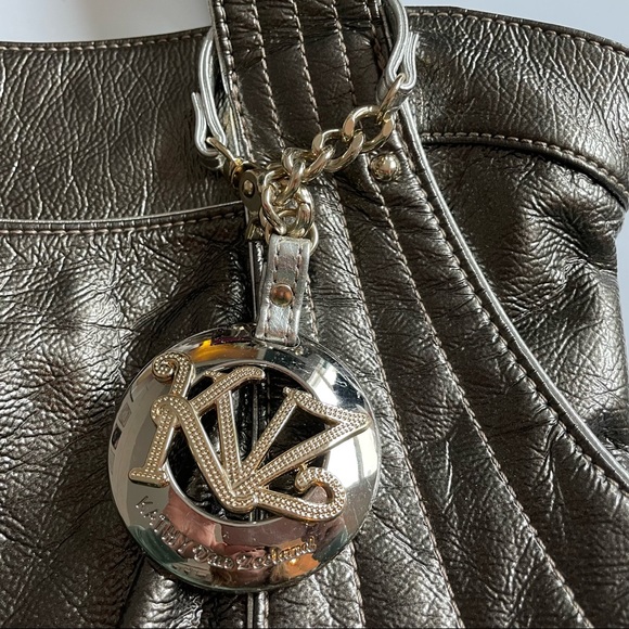 Pewter Kathy Van Zeeland large tote bag with zipper closure like new - Picture 2 of 9